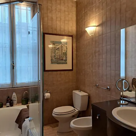 Couette-café Casa Mari - Free Secure Parking, Breakfast, Private Bathroom, Wifi, Garden, Aircon, 5 Min Walk To Metro And Train Station *
