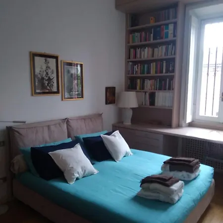 Casa Mari - Free Secure Parking, Breakfast, Private Bathroom, Wifi, Garden, Aircon, 5 Min Walk To Metro And Train Station Milan