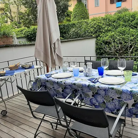 Casa Mari - Free Secure Parking, Breakfast, Private Bathroom, Wifi, Garden, Aircon, 5 Min Walk To Metro And Train Station