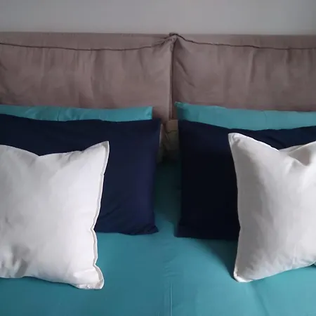 Casa Mari - Free Secure Parking, Breakfast, Private Bathroom, Wifi, Garden, Aircon, 5 Min Walk To Metro And Train Station * Mailand
